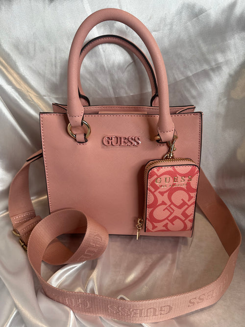 BOLSA GUESS CON CUBRE POLVO