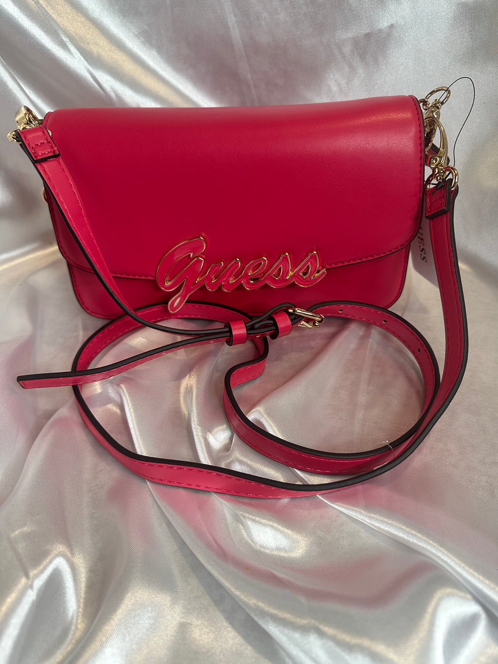 BOLSA GUESS CON CUBRE POLVO