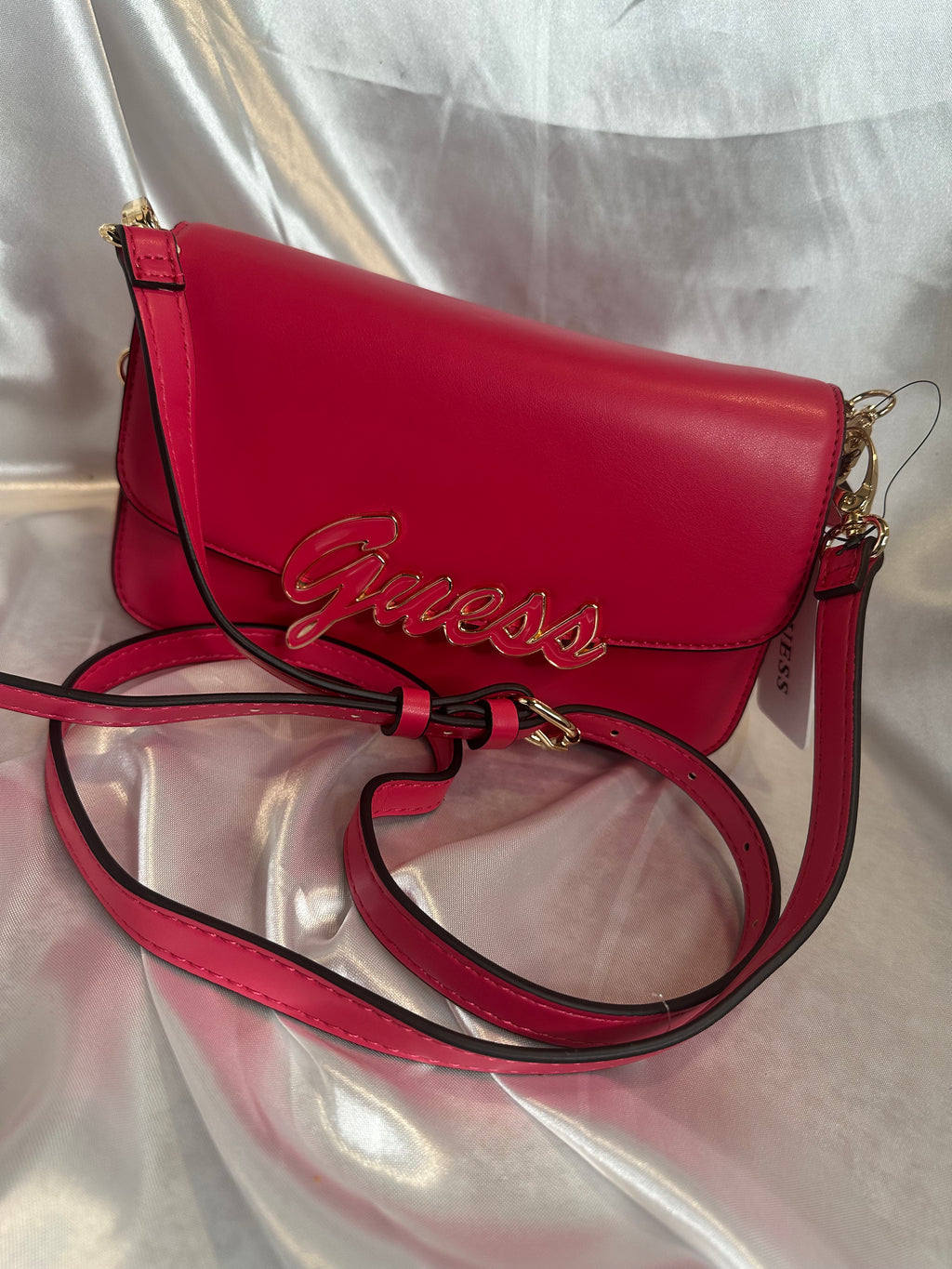 BOLSA GUESS CON CUBRE POLVO